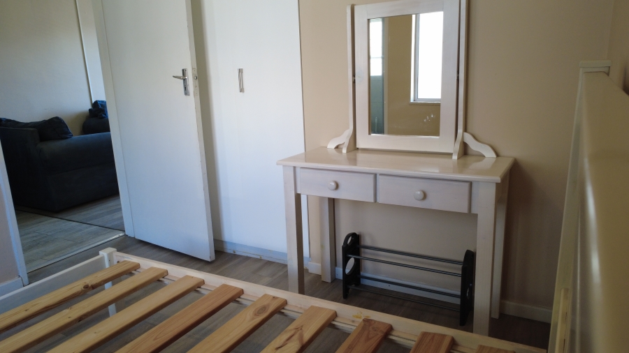 To Let 2 Bedroom Property for Rent in Zonnebloem Western Cape